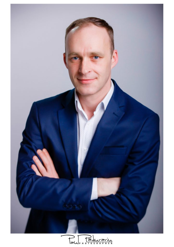 Sedinta foto Iasi HeadShot Corproate portret studio foto paul padurariu