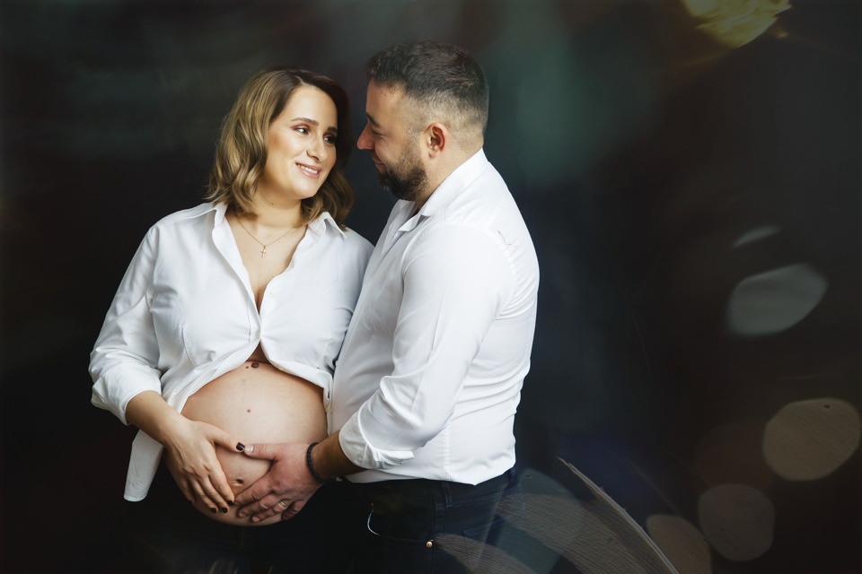 sedinta foto maternitate in studio in Iasi