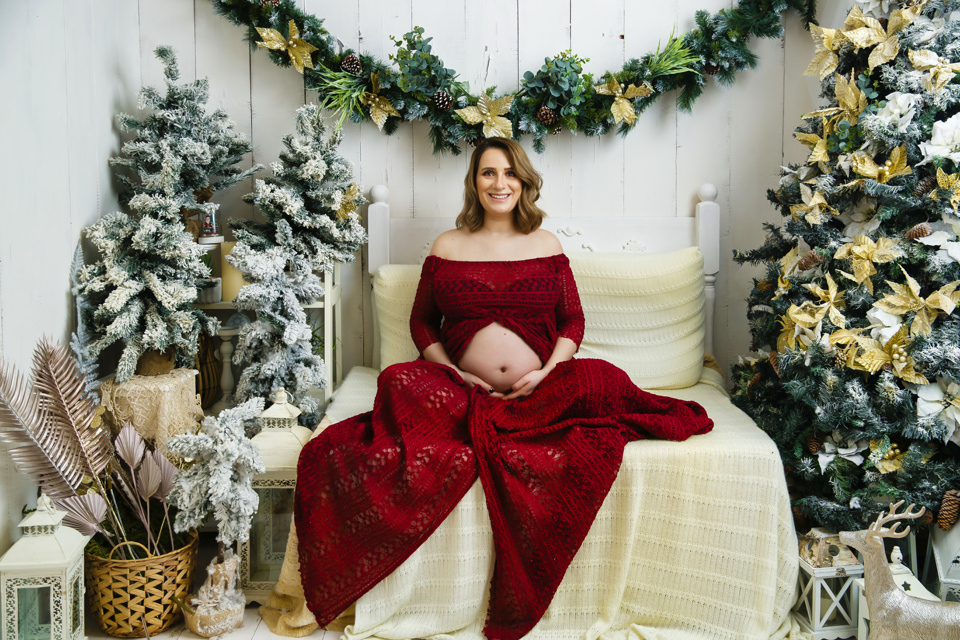 sedinta foto maternitate in studio in Iasi