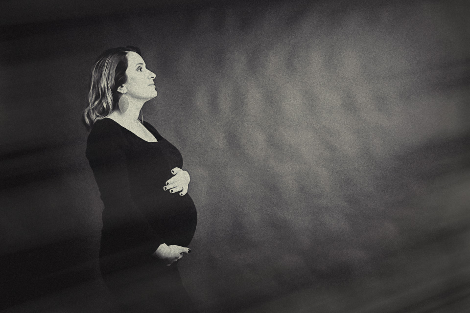 sedinta foto maternitate in studio in Iasi