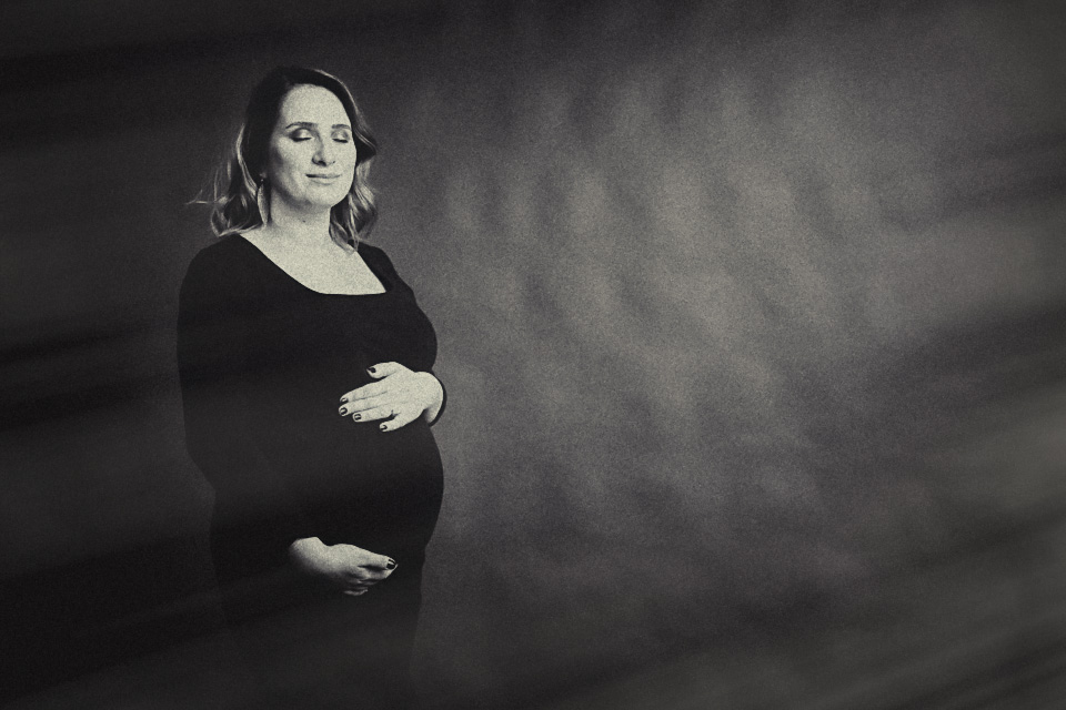 sedinta foto maternitate in studio in Iasi