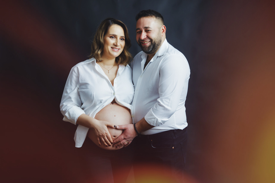 sedinta foto maternitate in studio in Iasi
